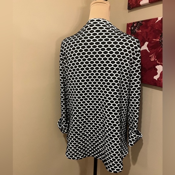 Joseph Ribkoff Textured Polka Dot Mandarin Collar Asymmetric Hem Jacket, size 10 - Picture 3 of 9
